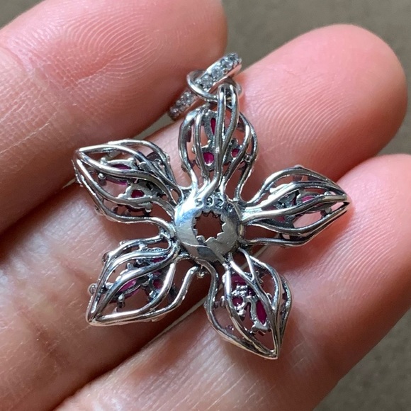 NWOT Stranger Things Demogorgon Large Dangle Charm Sterling Silver 925 - Picture 8 of 11